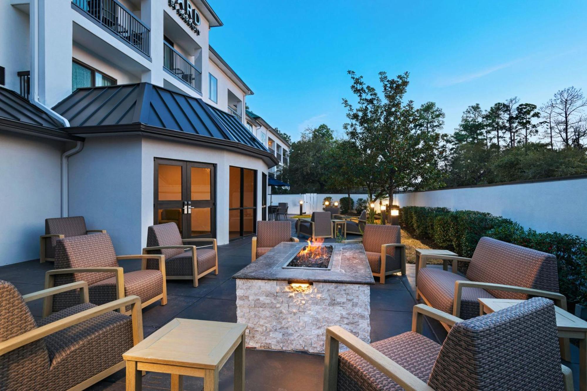 Courtyard Houston The Woodlands Hotel Exterior foto